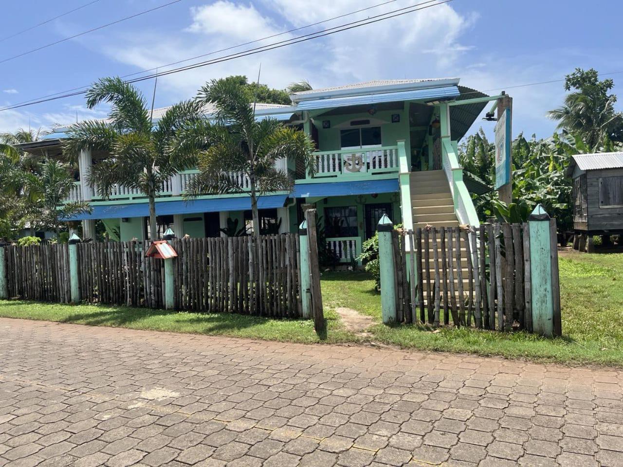 Hospedaje Rosa Del Mar & Sweets Cafe South End Ngoại thất bức ảnh