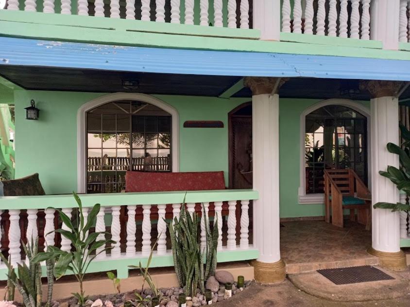 Hospedaje Rosa Del Mar & Sweets Cafe South End Ngoại thất bức ảnh